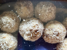 Load image into Gallery viewer, Gooseberry Liqueur Truffles